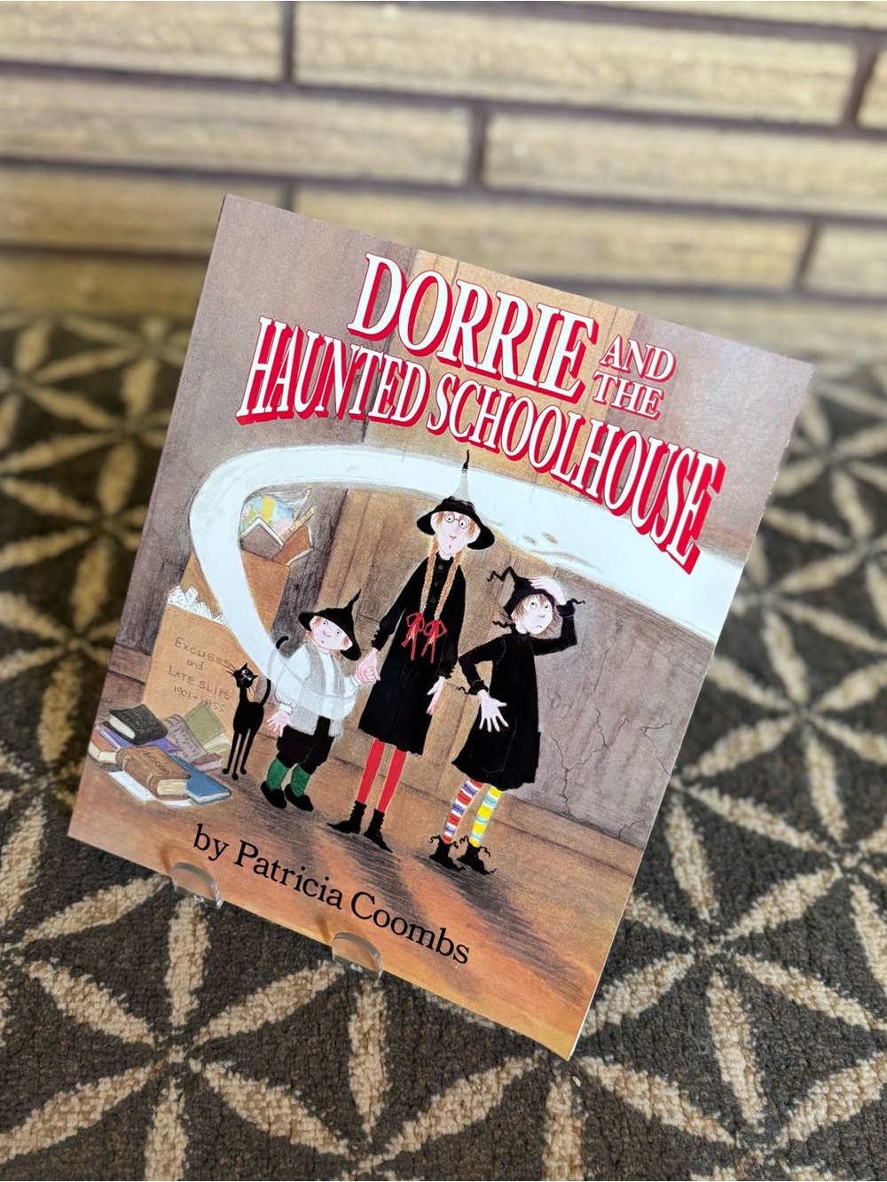 90's Dorrie and the Haunted Schoolhouse Book - Kids Book - Book About Witches